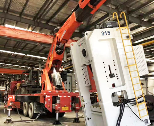 雅安提升工作效率，选择优质折臂吊租赁服务