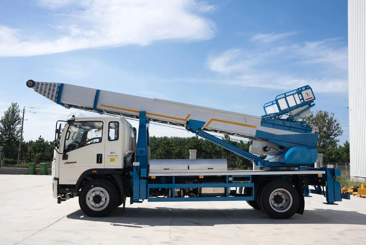 雅安云梯上料车租赁费用