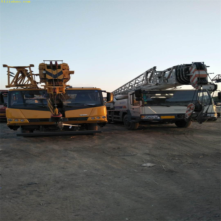 雅安吊车吊挖机正确办法